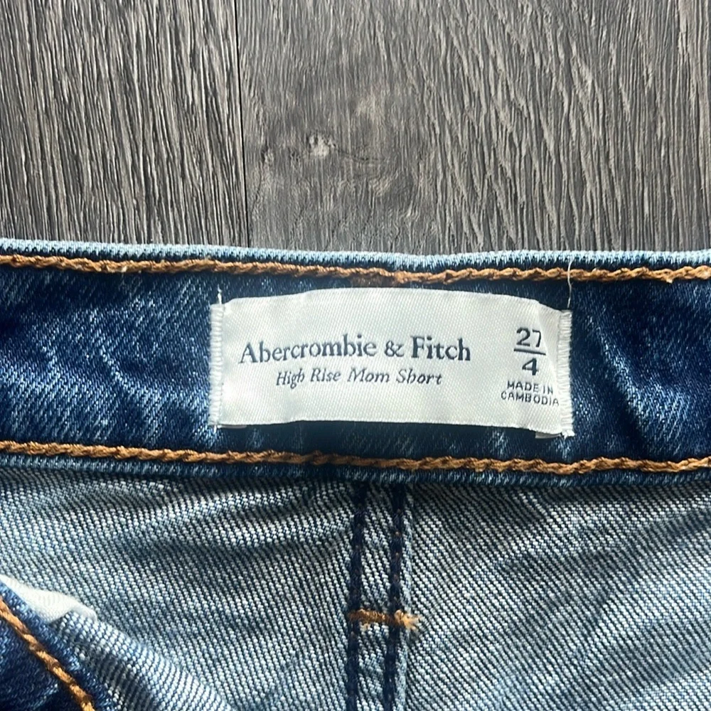 Abercrombie & Fitch High Rise Mom Short ✧ Size 27/4